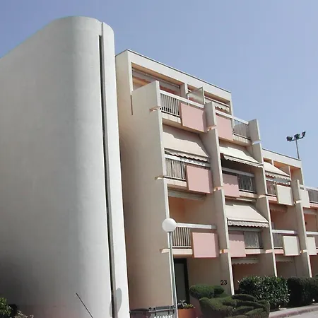 Calme Avec Loggia, Proche Et Centre, Climatise, Parking Inclus - Fr-1-803-54 * Le Lavandou