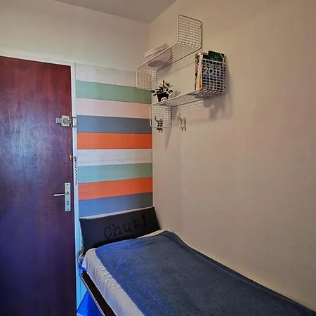 Calme Avec Loggia, Proche Et Centre, Climatise, Parking Inclus - Fr-1-803-54 * Le Lavandou